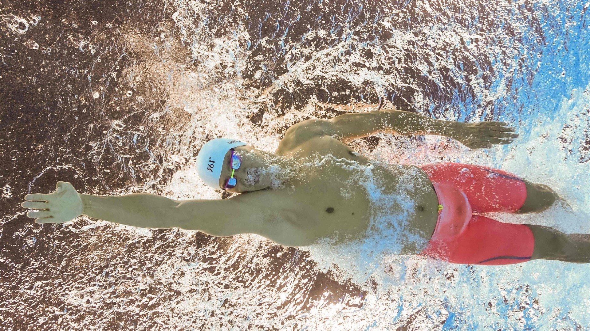 纳达尔鏖战五盘险胜德约科维奇 法网半决赛上演史诗对决