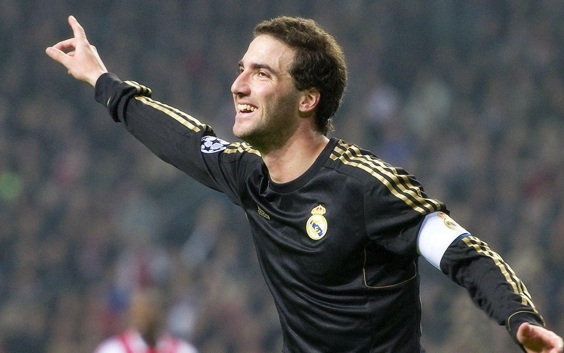 中国冰雪运动蓬勃发展，全民参与助力冬奥梦想