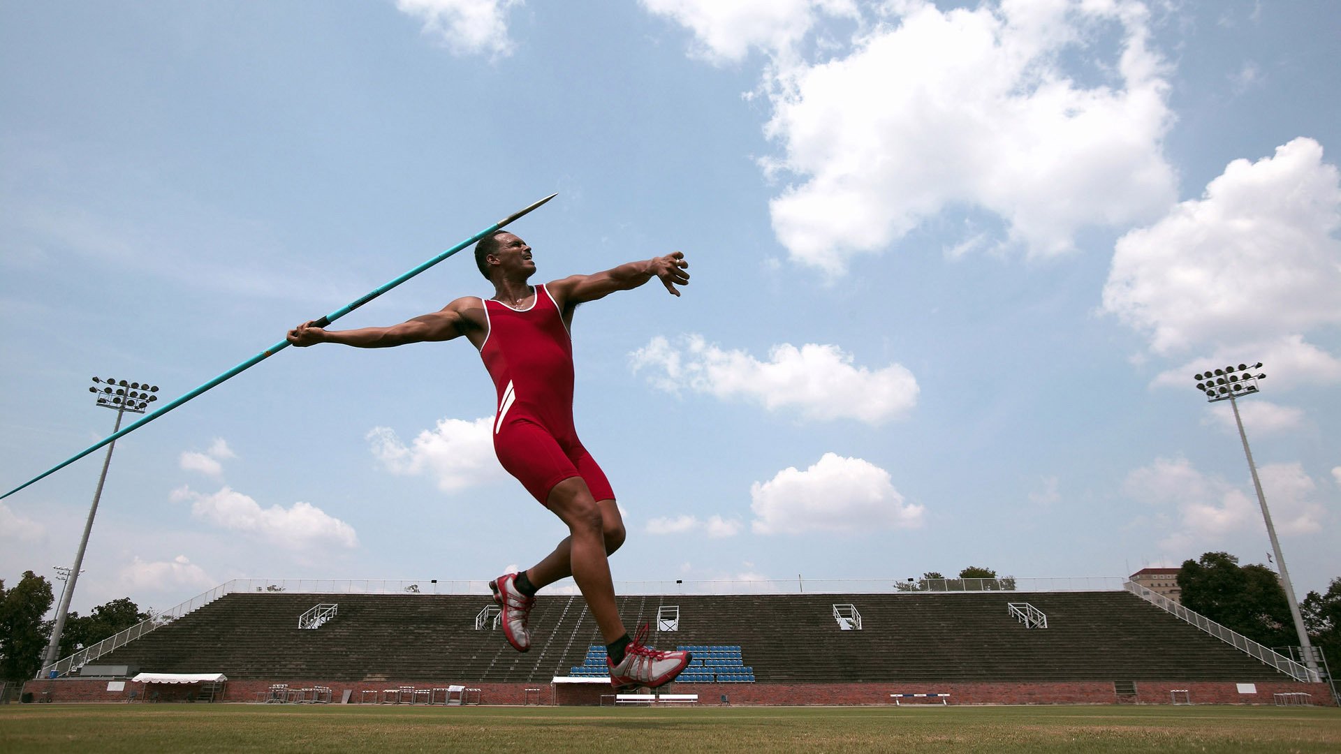 【熊猫体育官网】巅峰对决！扣篮大赛新星闪耀，创意与力量引爆全场